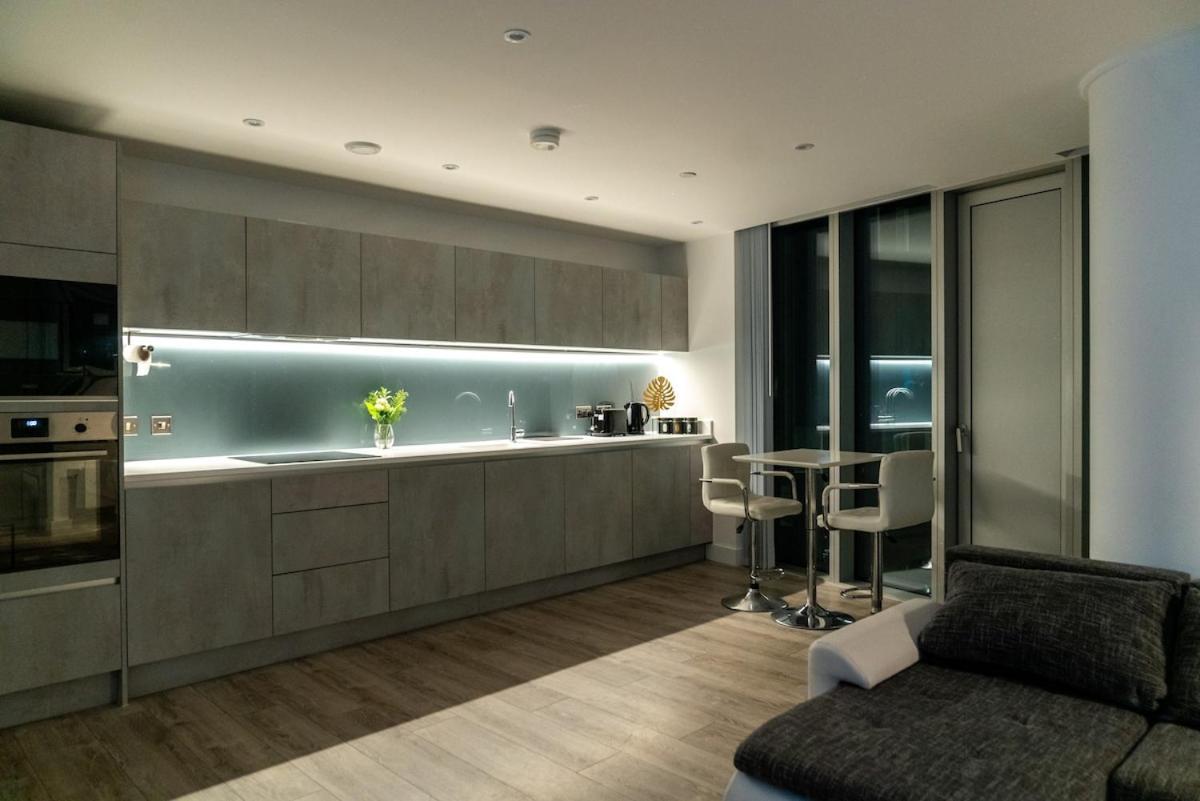Luxury 2 Bed Penthouse With Stunning Views In Manchester City Centre Exterior photo
